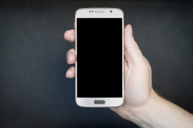 Erfahre die 10 Gründe, warum man kein Smartphone braucht