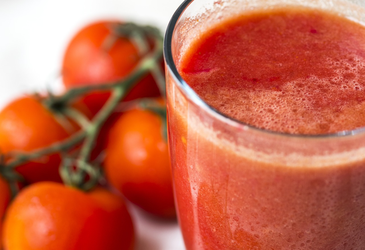 Warum Schmeckt Tomatensaft Im Flugzeug Besser www.warum-wieso.de