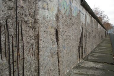 Warum die Berliner Mauer gebaut wurde