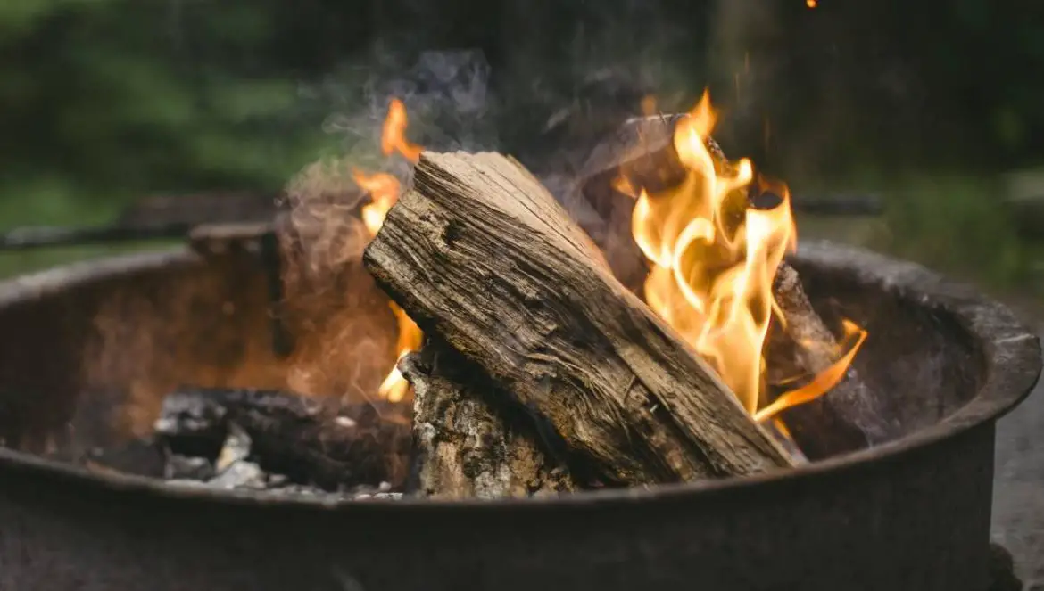 Warum Holz brennt einfach erklärt